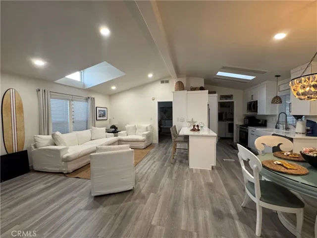 Light and Bright BEACHY Vibes!