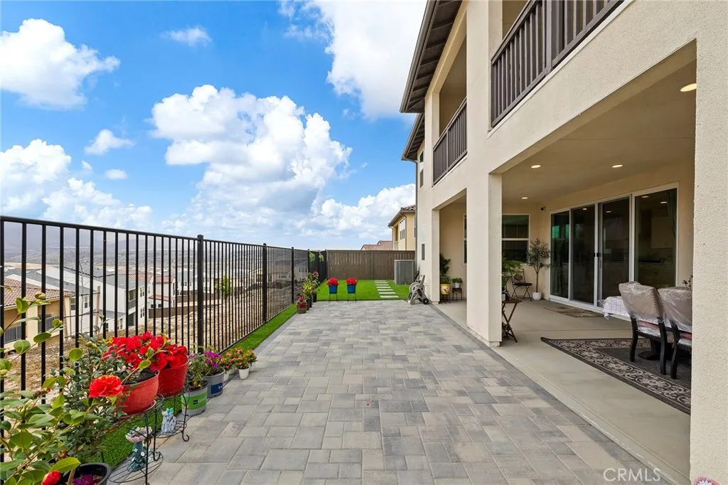 1577 Calle Mayfair, Chula Vista, California 91913 home-pic-56