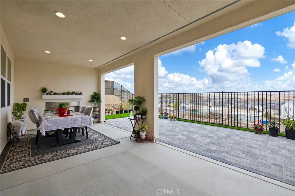 1577 Calle Mayfair, Chula Vista, California 91913 home-pic-50