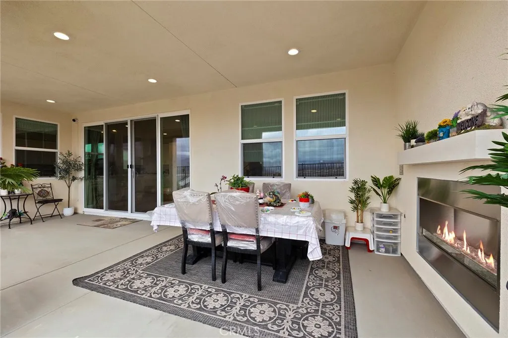 1577 Calle Mayfair, Chula Vista, California 91913 home-pic-52