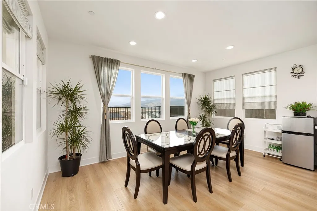 1577 Calle Mayfair, Chula Vista, California 91913 home-pic-17