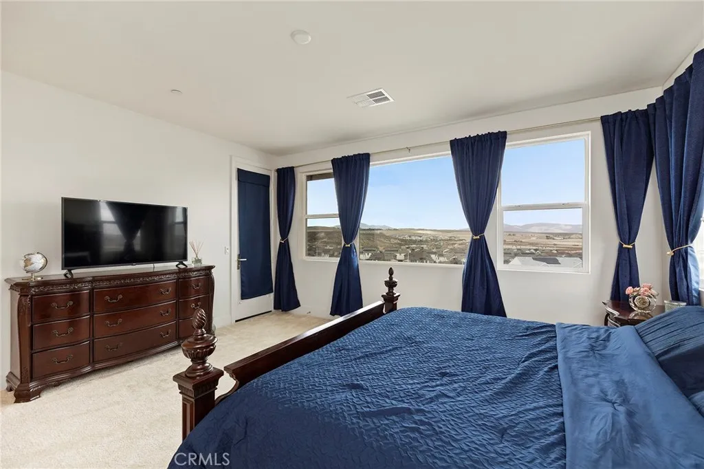 1577 Calle Mayfair, Chula Vista, California 91913 home-pic-37