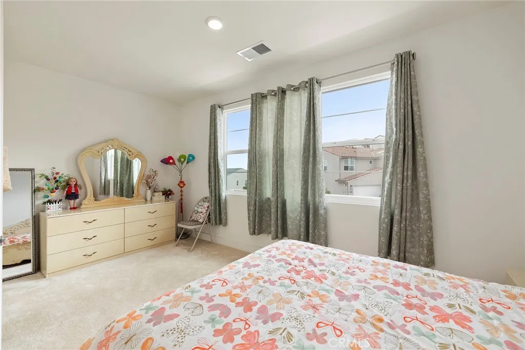 1577 Calle Mayfair, Chula Vista, California 91913 home-pic-41
