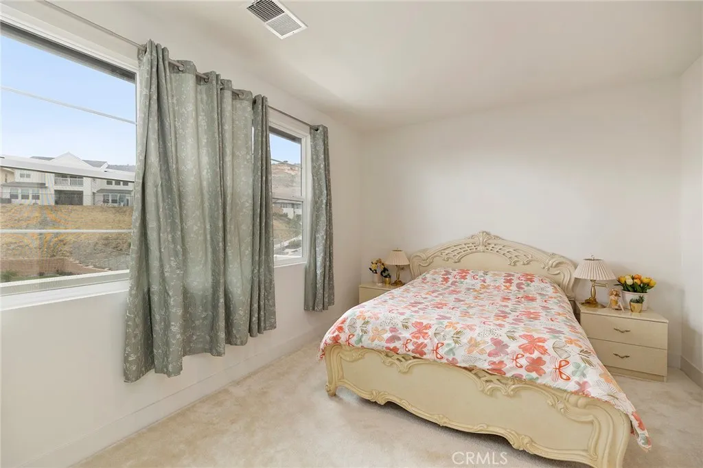 1577 Calle Mayfair, Chula Vista, California 91913 home-pic-40