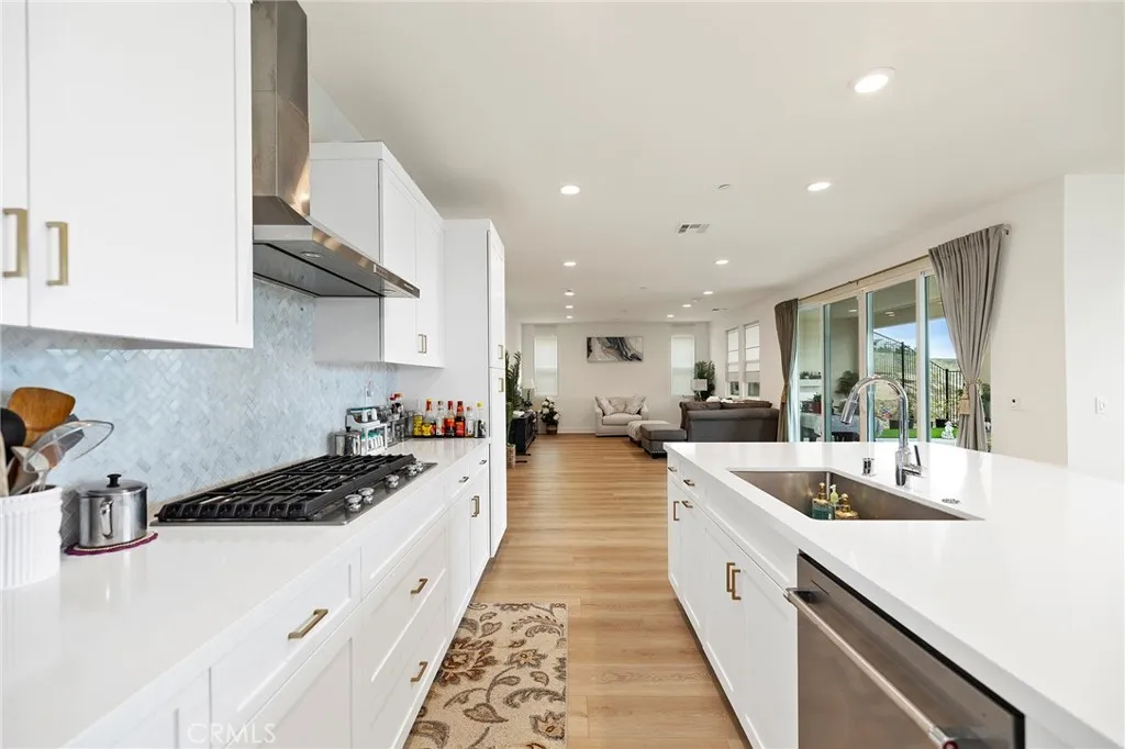 1577 Calle Mayfair, Chula Vista, California 91913 home-pic-20