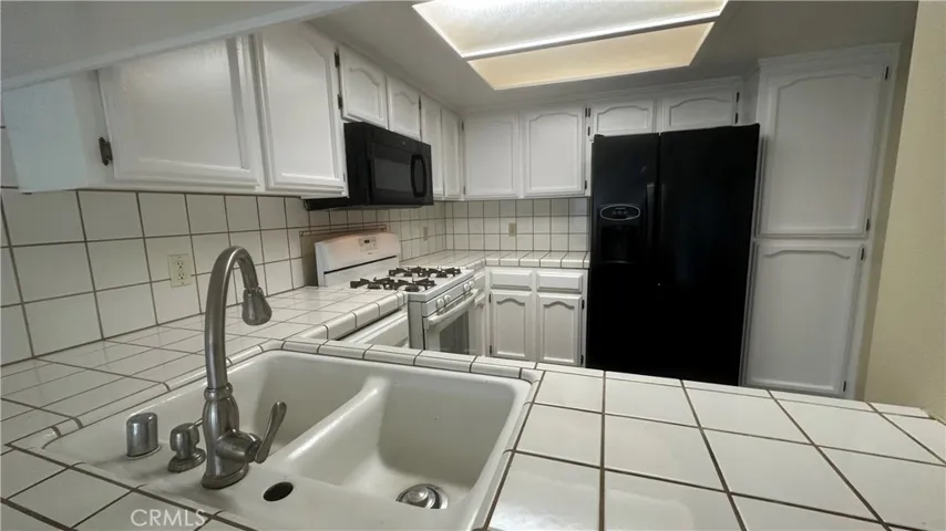 256 Via San Blas, San Luis Obispo, California 93401