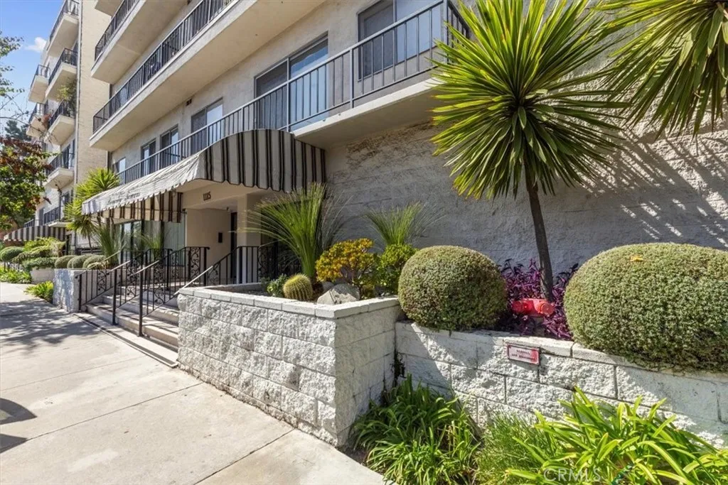 1115 S Elm Drive 207, Los Angeles, California 90035 home-pic-22