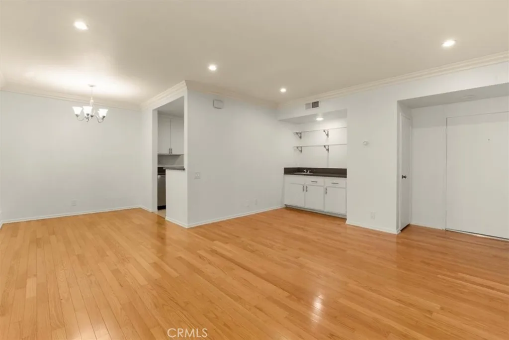 1115 S Elm Drive 207, Los Angeles, California 90035 home-pic-4