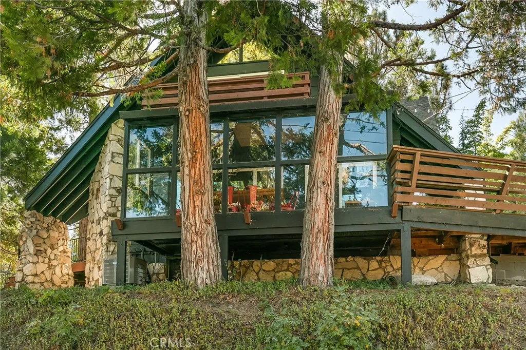 27558 W Shore Road, Lake Arrowhead, California 92352 home-pic-7