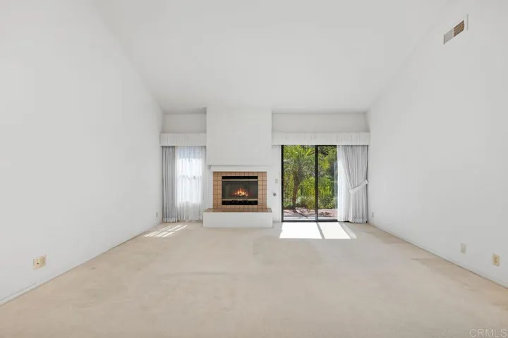 15662 Via Calanova, San Diego, California 92128