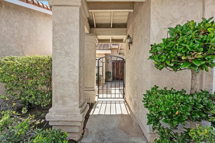 15662 Via Calanova, San Diego, California 92128