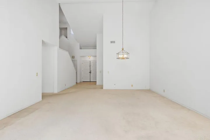 15662 Via Calanova, San Diego, California 92128