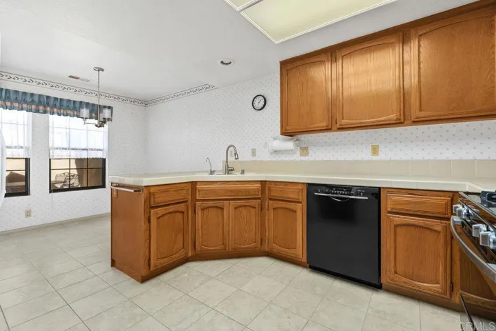 15662 Via Calanova, San Diego, California 92128