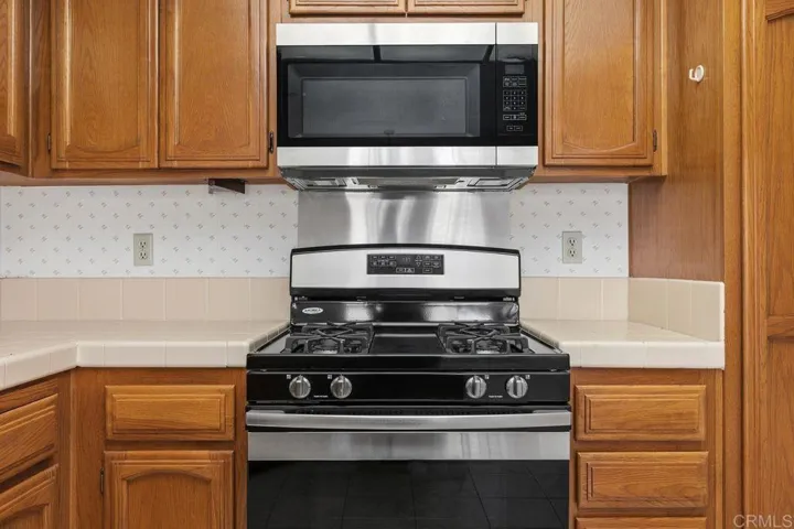 15662 Via Calanova, San Diego, California 92128