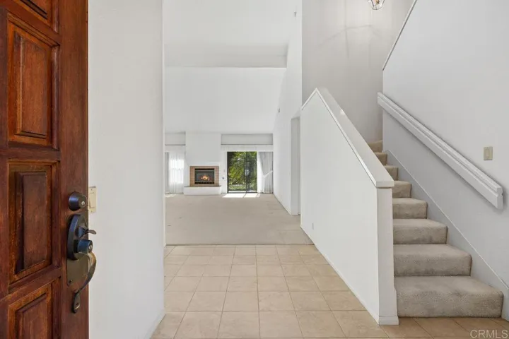15662 Via Calanova, San Diego, California 92128