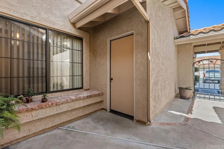 15662 Via Calanova, San Diego, California 92128