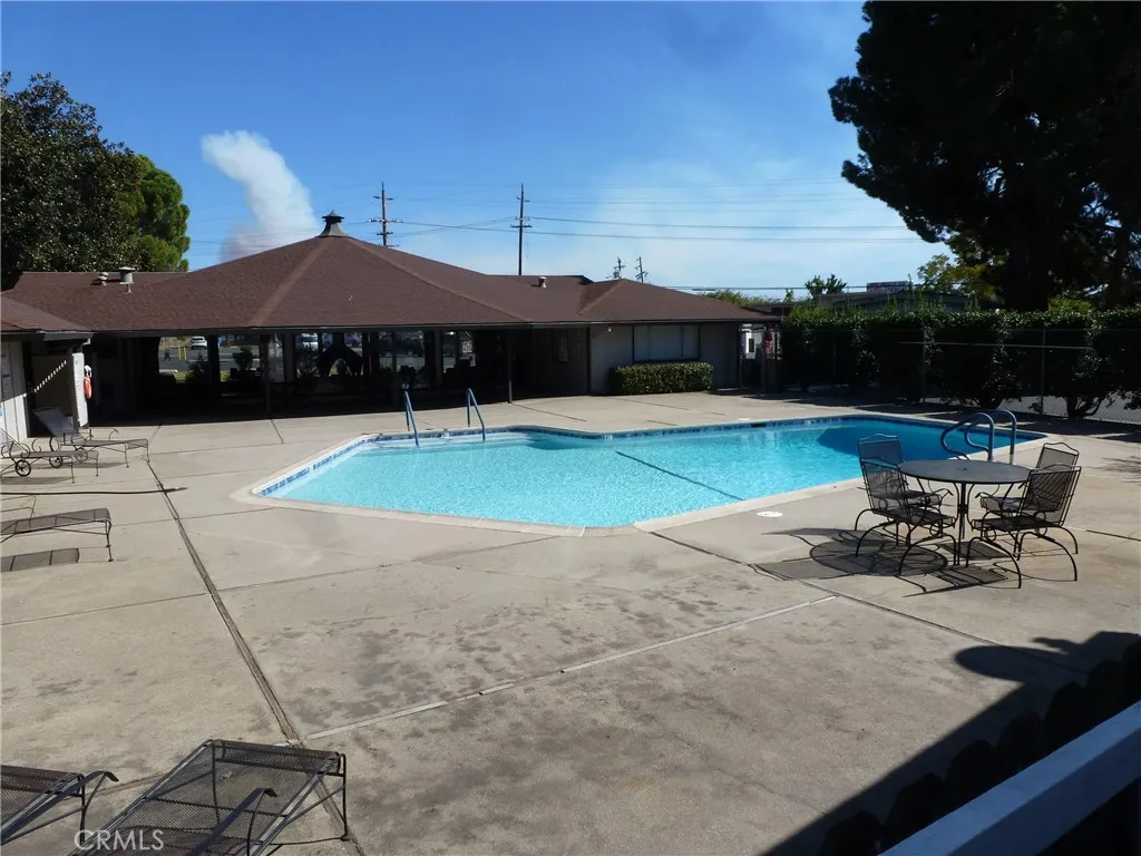 Park Pool next door