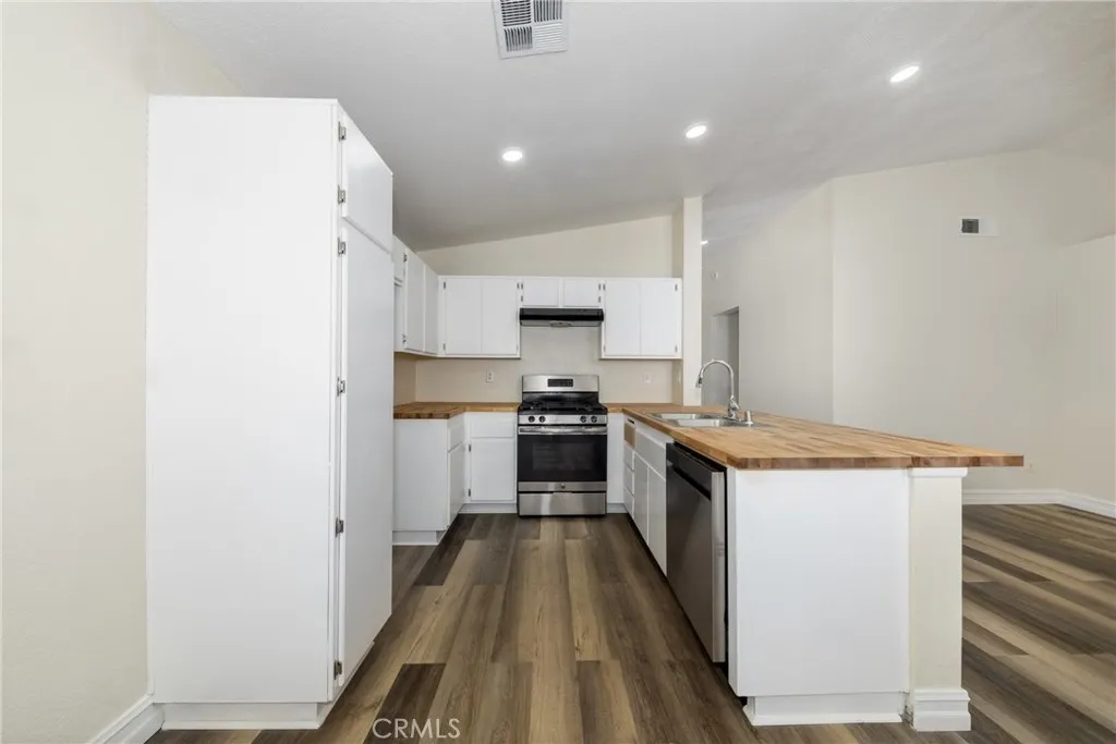 10830 Euclid Street, Adelanto, California 92301 home-pic-9