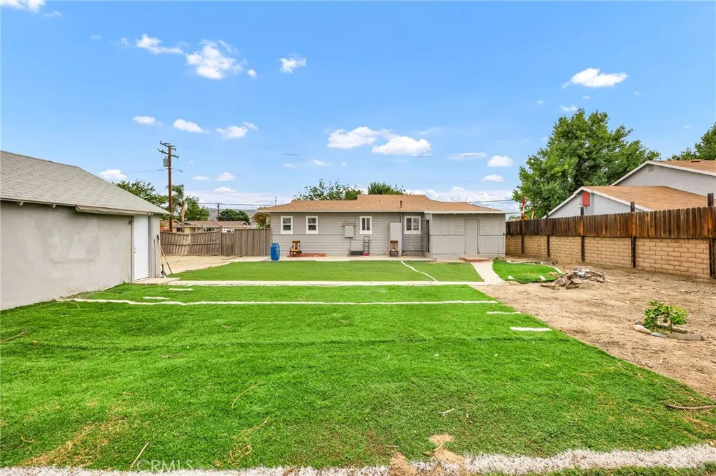 1210 E Whittier, Hemet, California 92543 home-pic-7