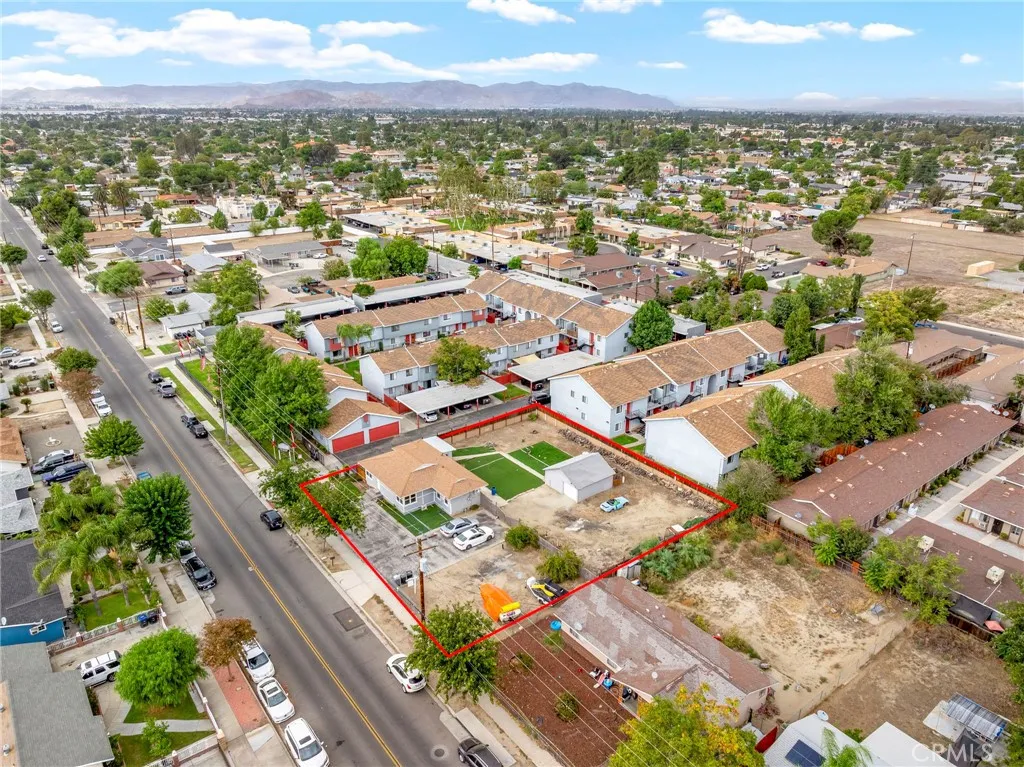1210 E Whittier, Hemet, California 92543 home-pic-12