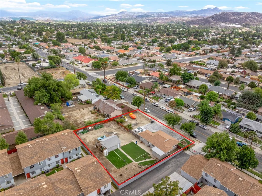 1210 E Whittier, Hemet, California 92543 home-pic-11
