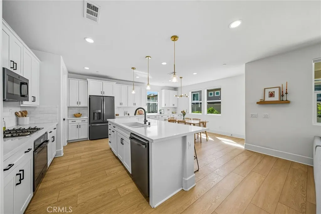 32017 Radiant Drive, Temecula, California 92591 home-pic-17