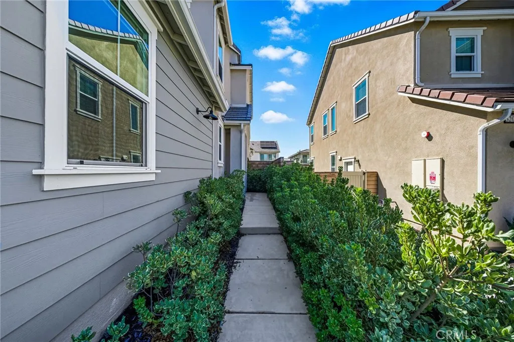 32017 Radiant Drive, Temecula, California 92591 home-pic-4