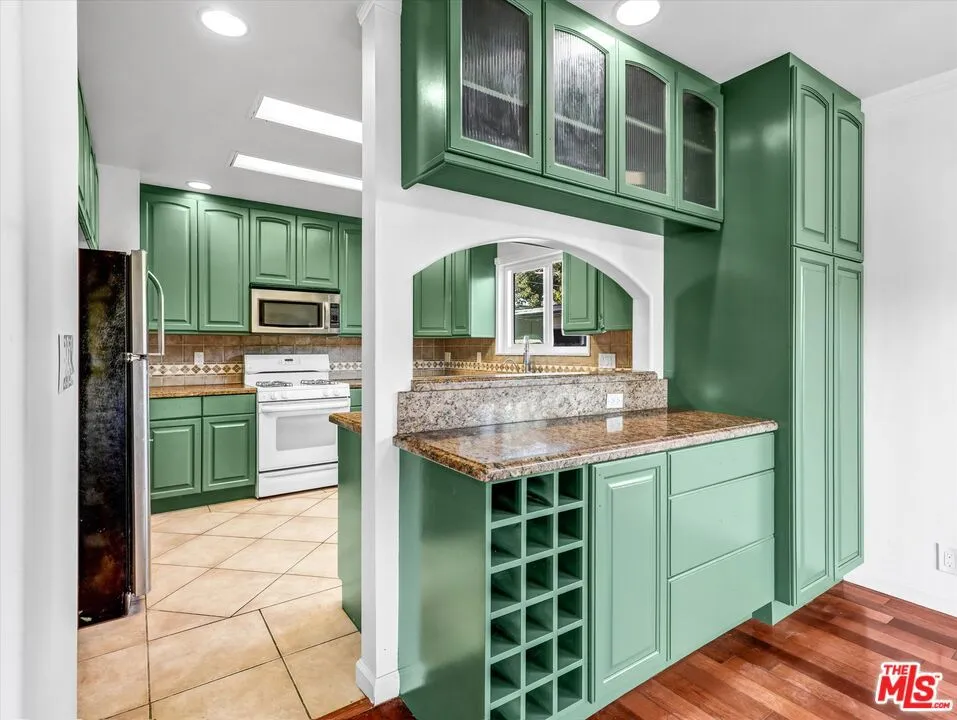 12479 Walsh Avenue, Los Angeles, California 90066 home-pic-4