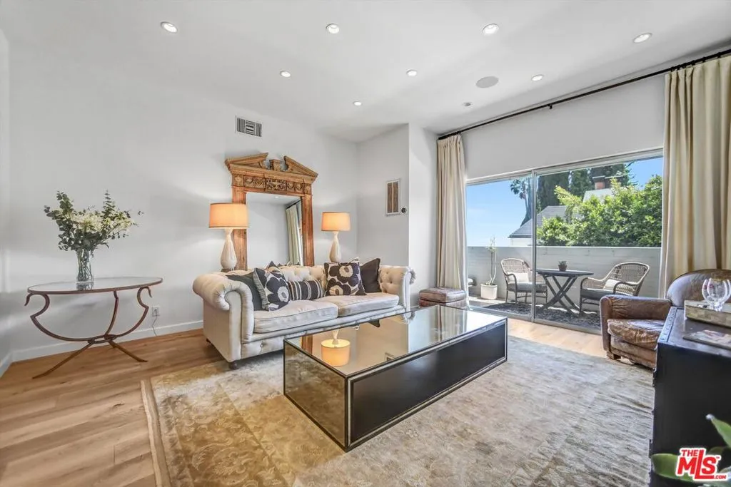 999 N Doheny Drive 106, West Hollywood, California 90069 home-pic-5