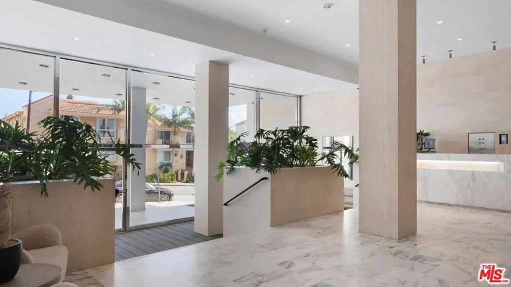 999 N Doheny Drive 106, West Hollywood, California 90069 home-pic-18