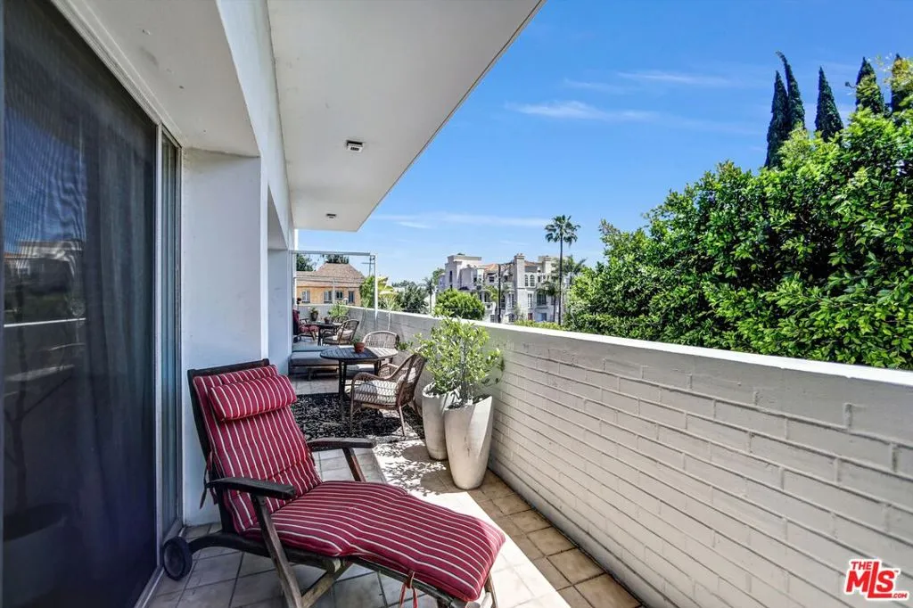 999 N Doheny Drive 106, West Hollywood, California 90069 home-pic-11