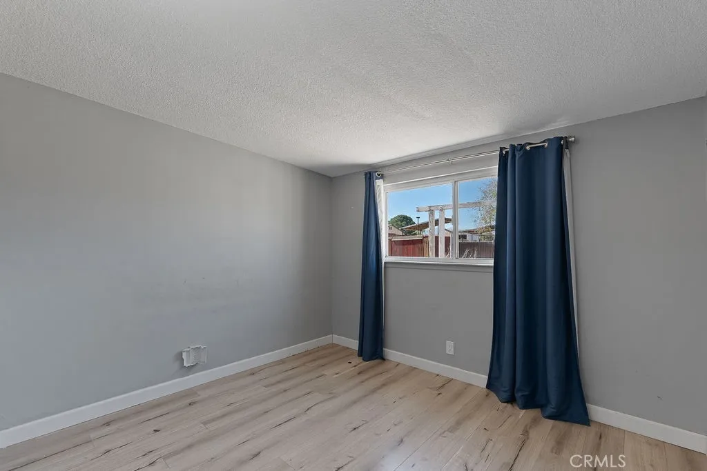10560 6th, Hesperia, California 92345 home-pic-16