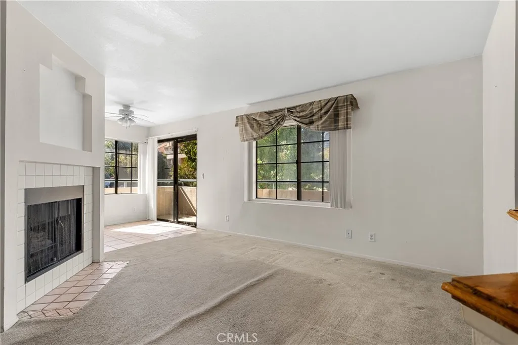 18117 Erik Court 413, Canyon Country, California 91387 home-pic-3