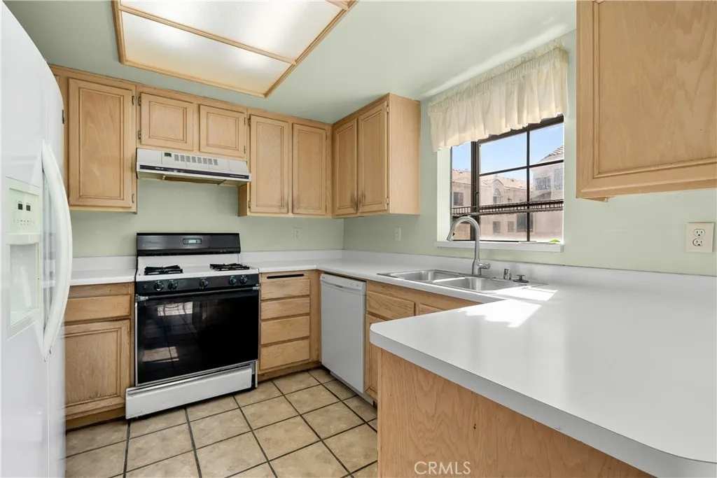 18117 Erik Court 413, Canyon Country, California 91387 home-pic-8