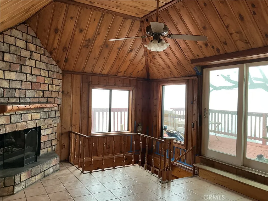 21669 21669 Vista, Cedarpines Park, California 92322 home-pic-11