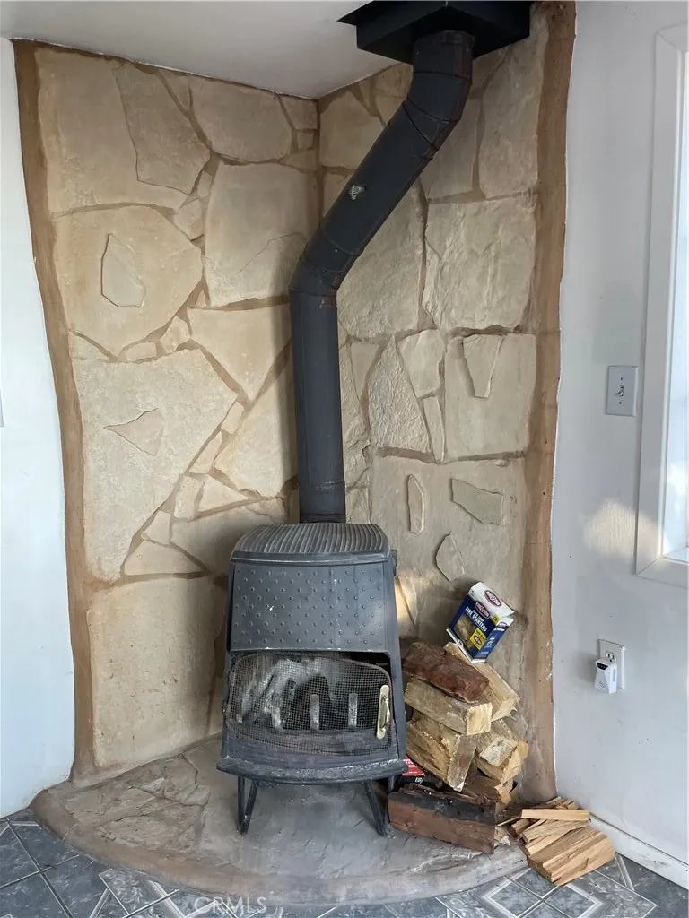 21669 21669 Vista, Cedarpines Park, California 92322 home-pic-6