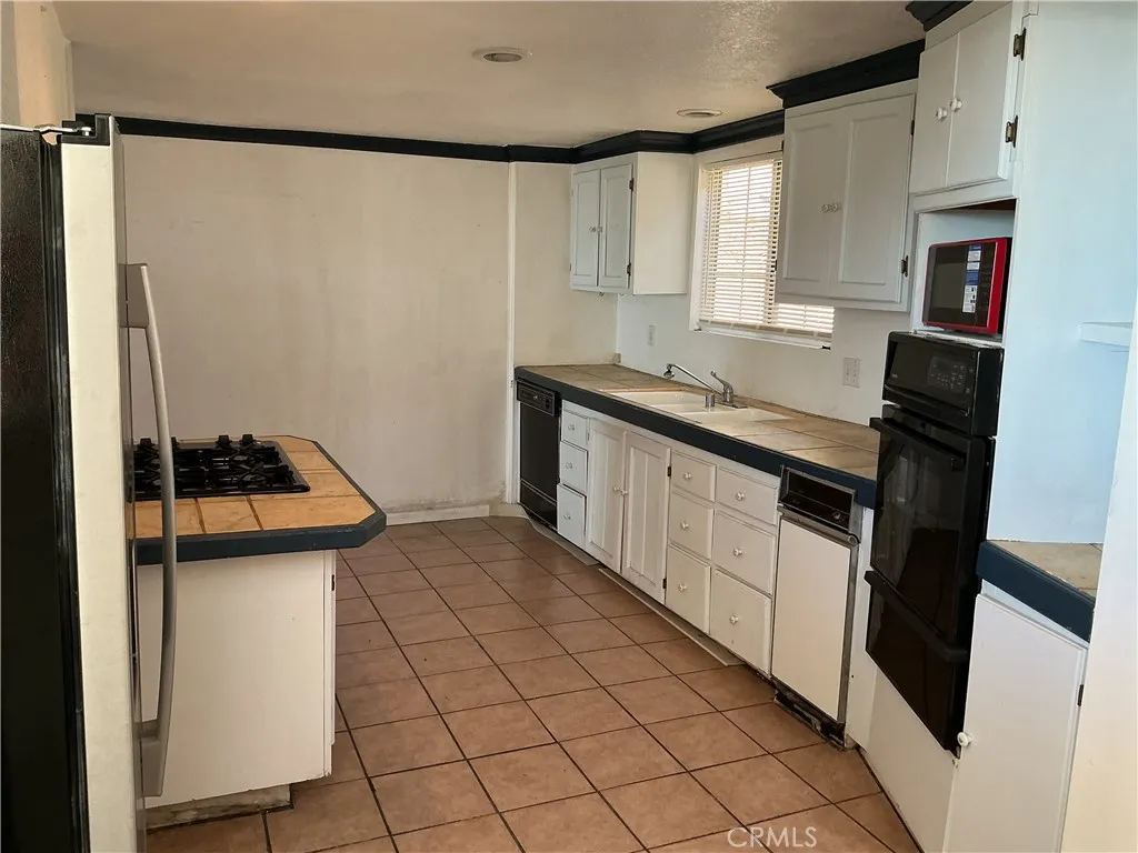21669 21669 Vista, Cedarpines Park, California 92322 home-pic-15