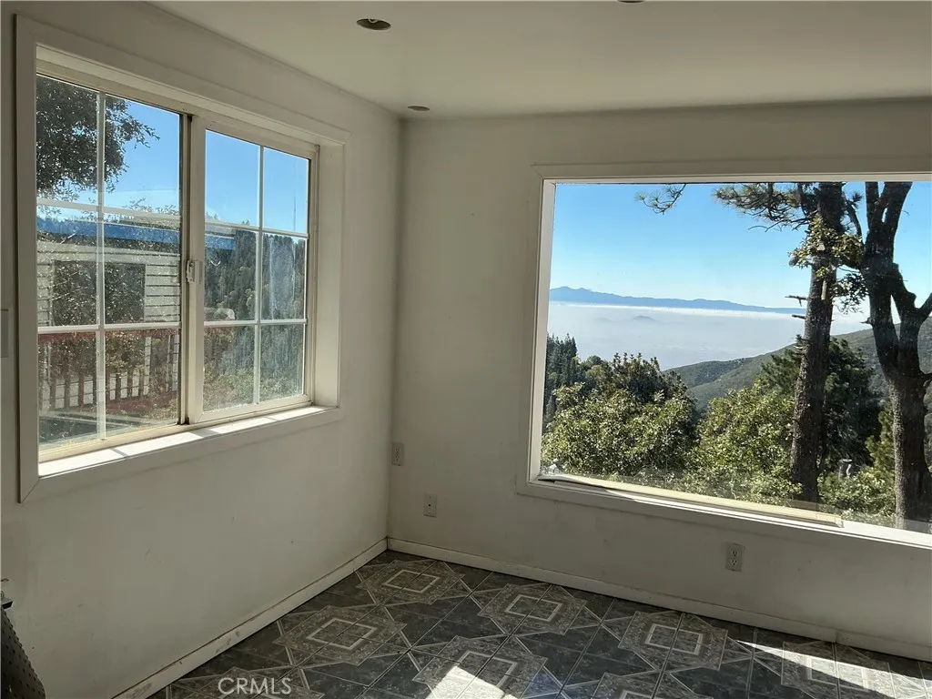21669 21669 Vista, Cedarpines Park, California 92322 home-pic-4