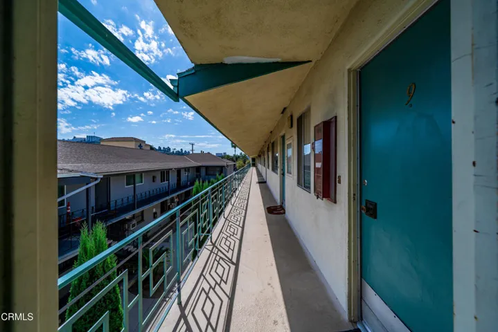 013_214_e_chevy_chase_dr_glendale_ca_912