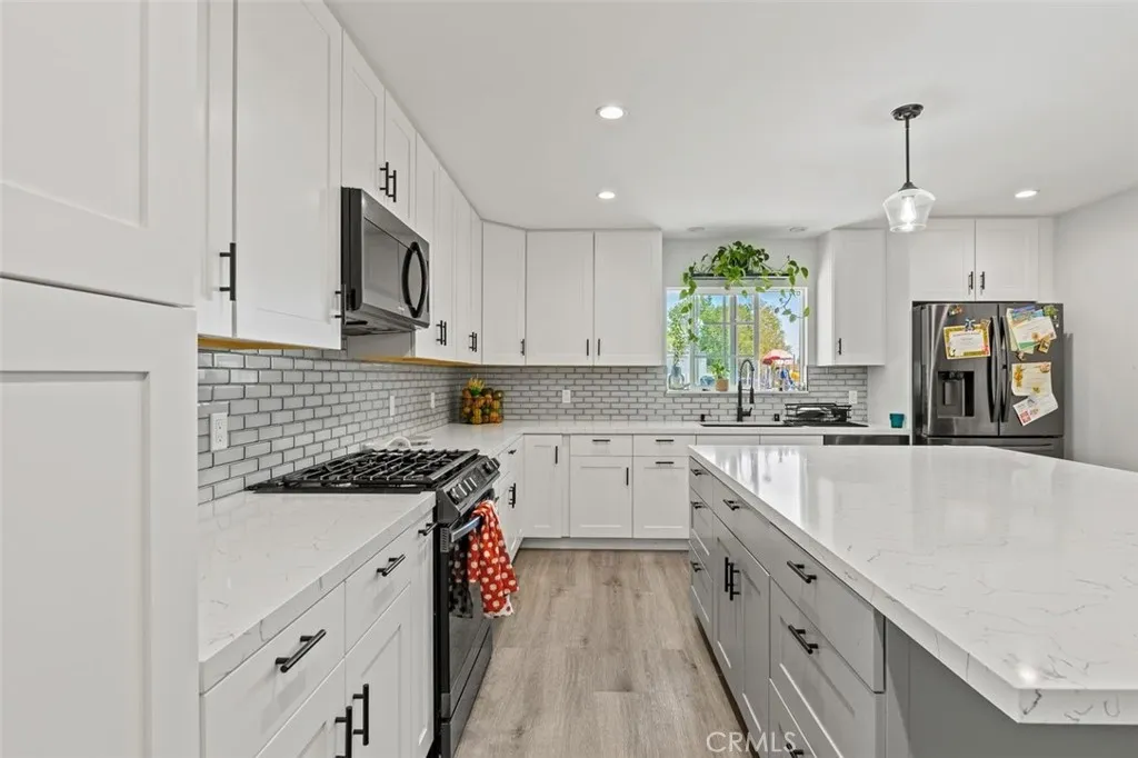 37939 27th E, Palmdale, California 93550 home-pic-14