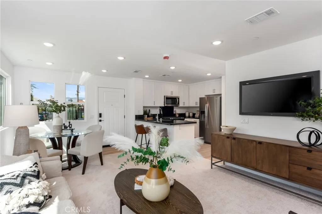 1122 Santo Antonio Drive, Colton, California 92324 home-pic-9