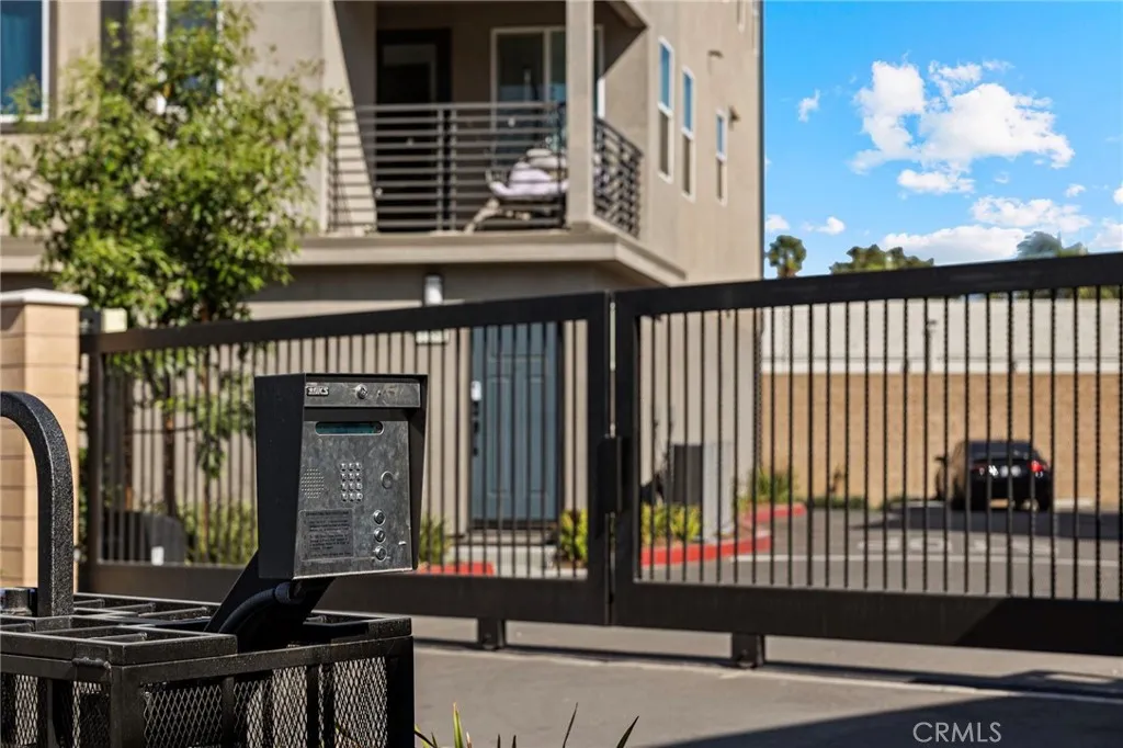 1122 Santo Antonio Drive, Colton, California 92324 home-pic-38