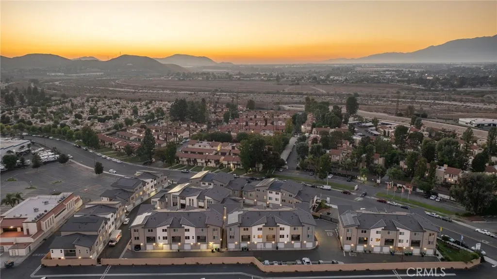 1122 Santo Antonio Drive, Colton, California 92324 home-pic-1