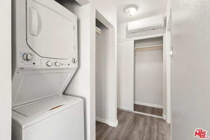 Vacant Unit In-Unit Laundy - 4