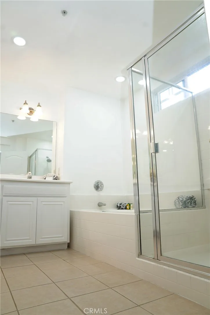 214 Violet Avenue E, Monrovia, California 91016 home-pic-20