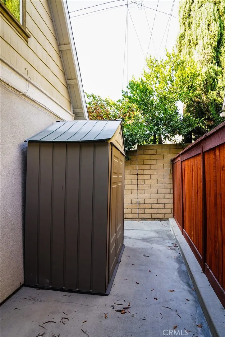 214 Violet Avenue E, Monrovia, California 91016 home-pic-22