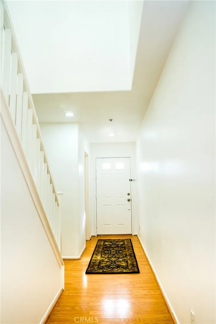 214 Violet Avenue E, Monrovia, California 91016 home-pic-2