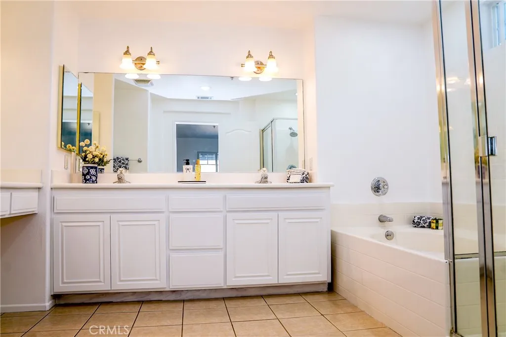 214 Violet Avenue E, Monrovia, California 91016 home-pic-19