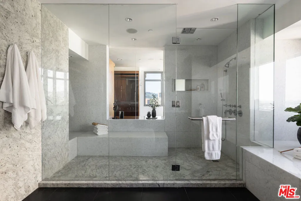 10800 Wilshire Boulevard 1501, Los Angeles, California 90024 home-pic-8
