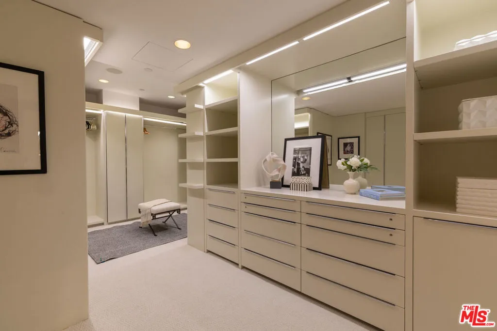 10800 Wilshire Boulevard 1501, Los Angeles, California 90024 home-pic-10